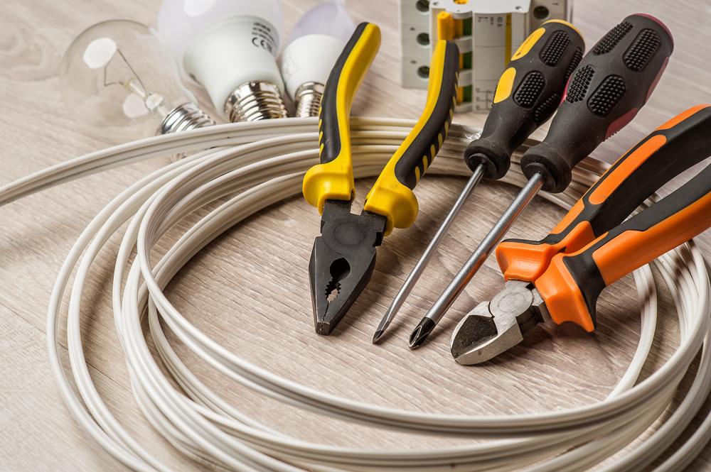 cable et pince pour électricien cable et pince pour électricien